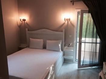 Erythros Boutique Hotel Ildir ภายนอก รูปภาพ