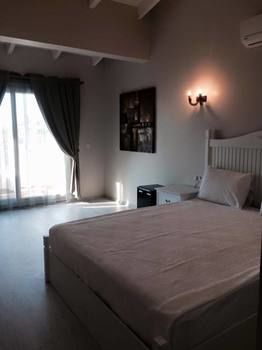 Erythros Boutique Hotel Ildir ภายนอก รูปภาพ